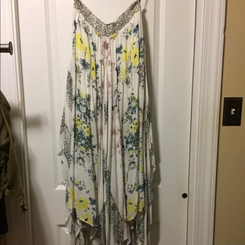 Free People Handkerchief Skirt – Size: Large